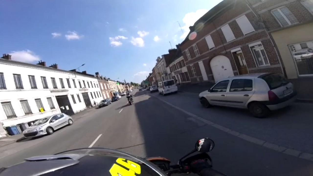 PROMENADES EN BUELL DANS LES HAUTS DE FRANCE Dans l'Avesnois sur la RN 2 d'Etroeungt &agrave; Etr&eacute;aupont