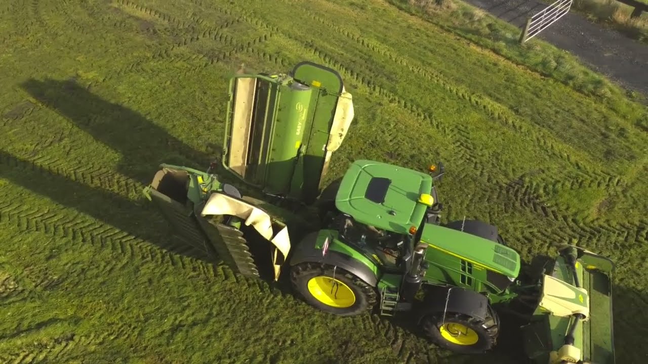 Gras Mähen | John Deere 6230R, Krone Butterfly