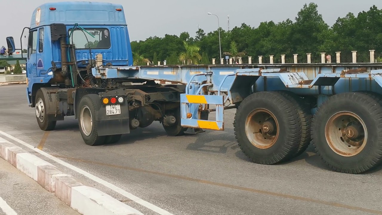 Bài thi đầu kéo rơ mi rơ móc đánh lái vào chuồng