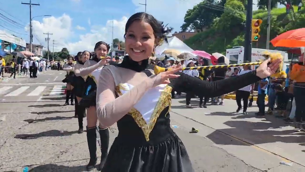 Instituto Alfonso Guillén Zelaya - Desfile 15 de Septiembre