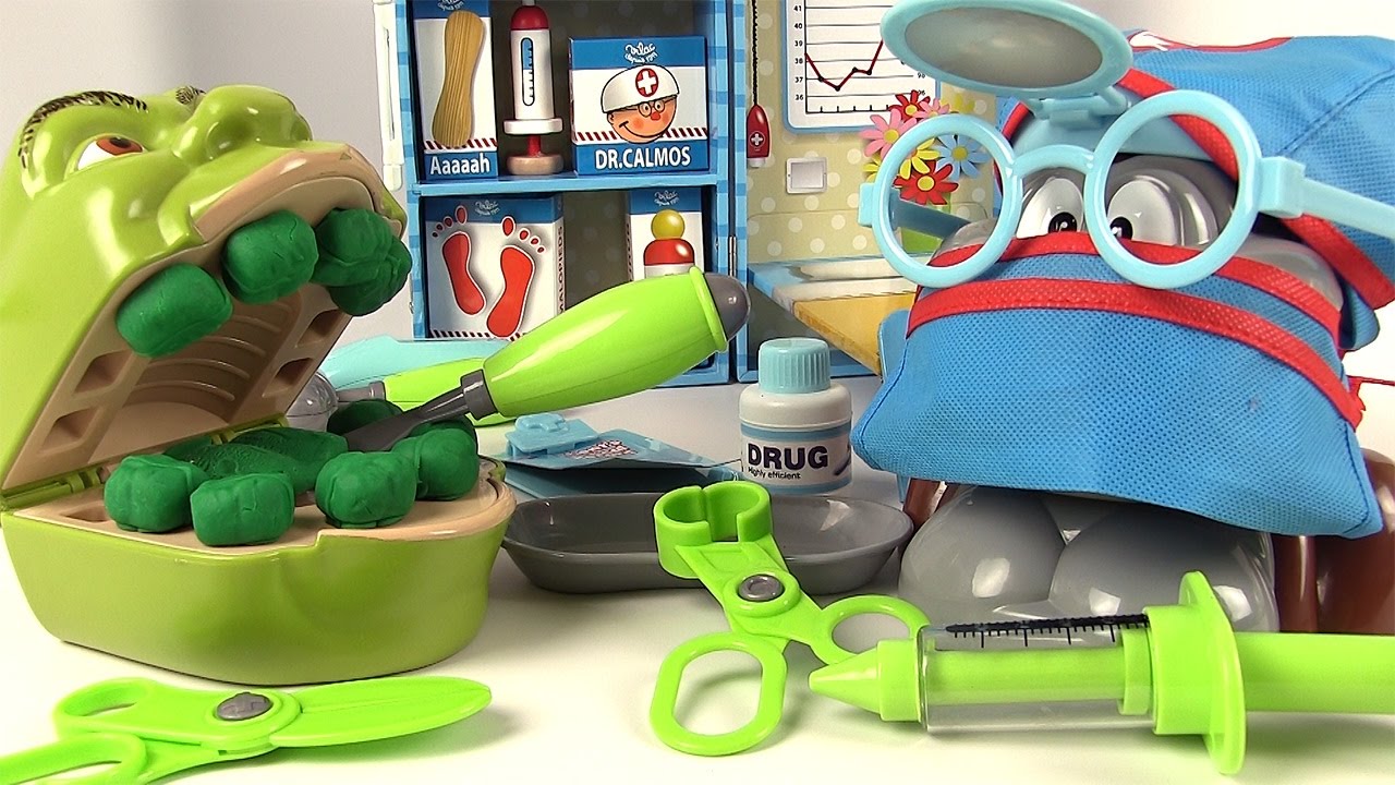 Shrek et le Singe Chirurgien Op&eacute;ration avec Mallette Docteur Accessoires