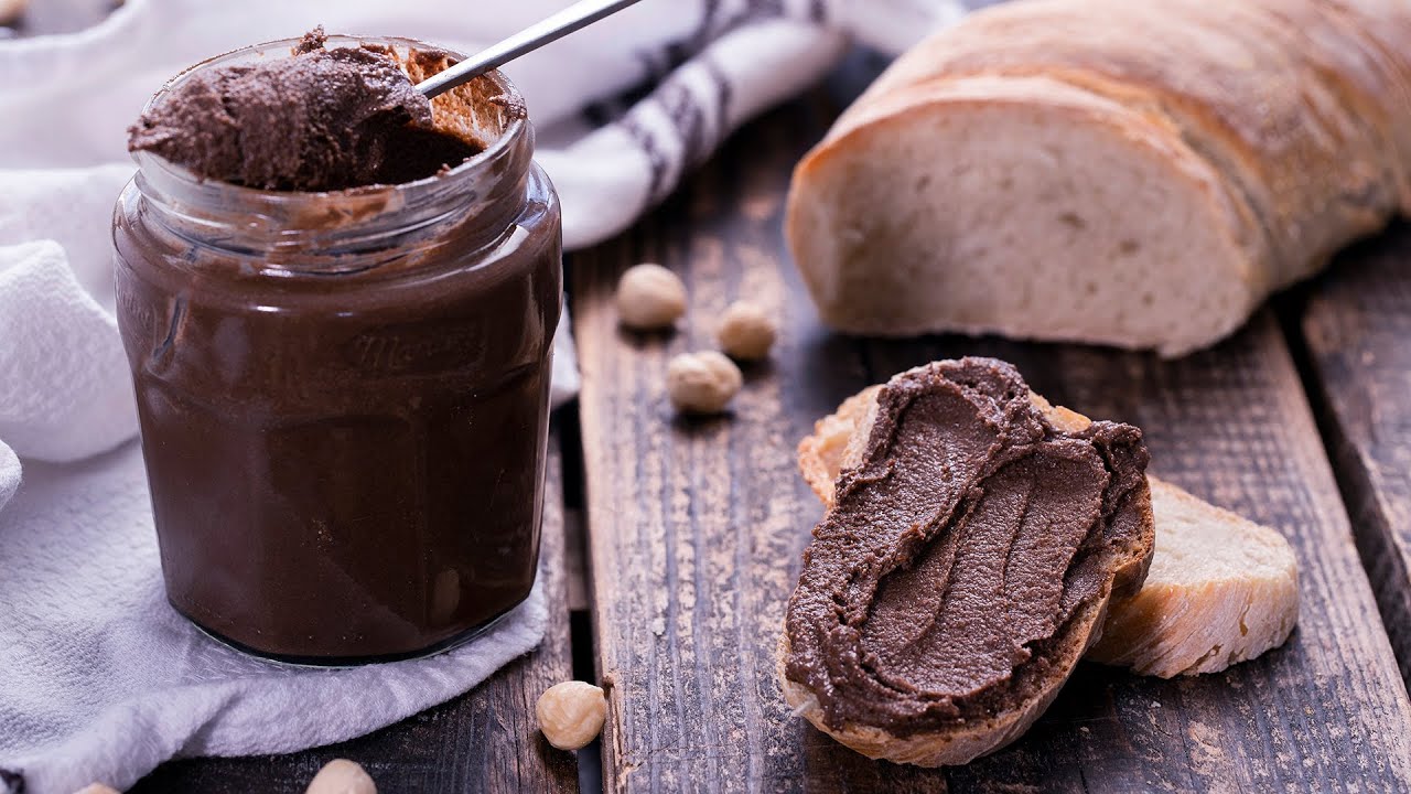Homemade Nutella - Chocolate Hazelnut Praline Spread