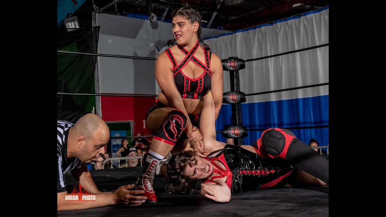 [WOMEN'S WRESTLING] Jade v Laura Loveless