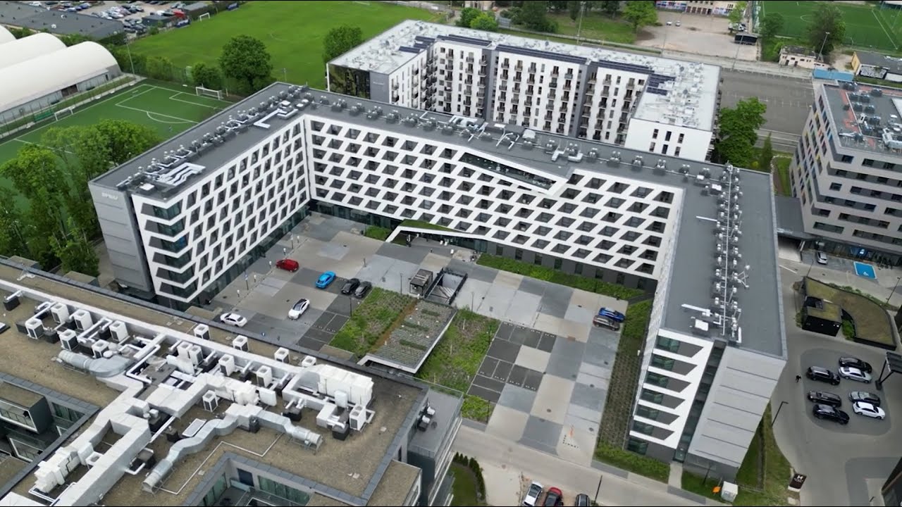 Niezawodny Internet w SHED Living Kraków – 1500 użytkowników online bez zakłóceń!