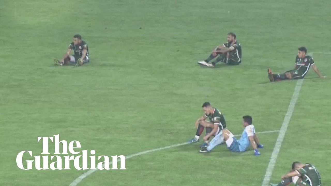 Players stage sit-down protest during promotion play-off in Argentina