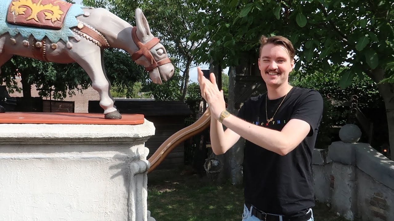 Bram Krikke opent Ezeltje Strekje in de Mini Efteling