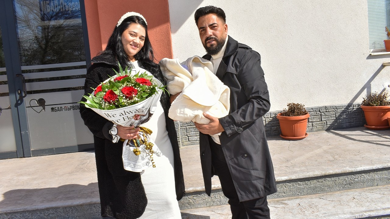 EMiRA  PRENSES  IN  HASTANE ÇIKIŞI   TARiH 23 02 2026