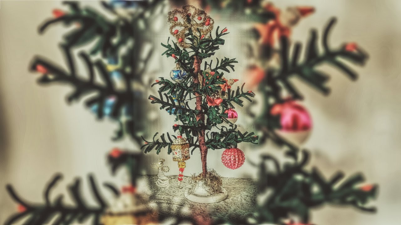 DIY Faux German Antique Feather Christmas Tree: Easy and Cheap Tutorial Using Felt