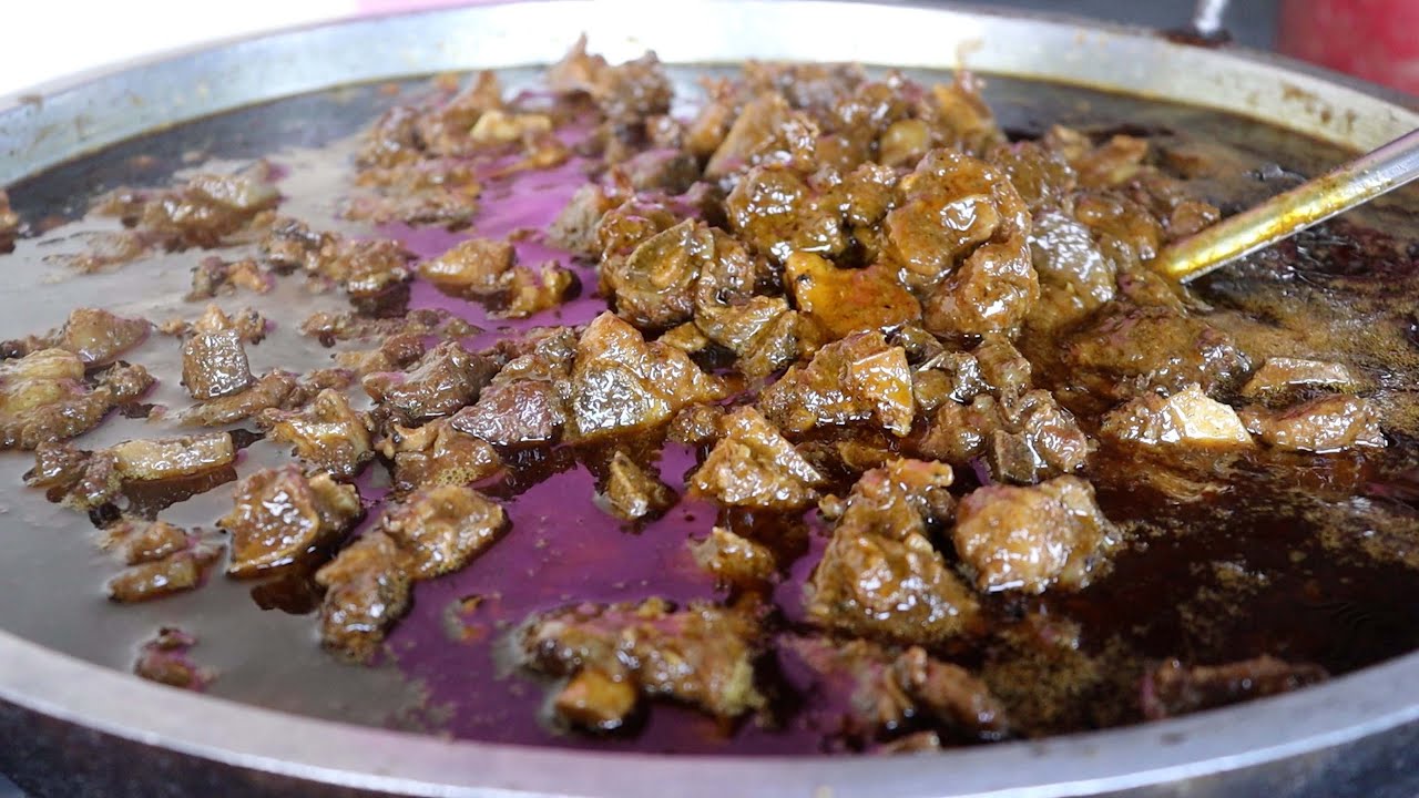 মাটির চুলায় দেশী গরুর হাড্ডি ভুনা আর চুই ঝালের খাসির কালা ভুনা | নিরালা হাড্ডি | Narsingdi