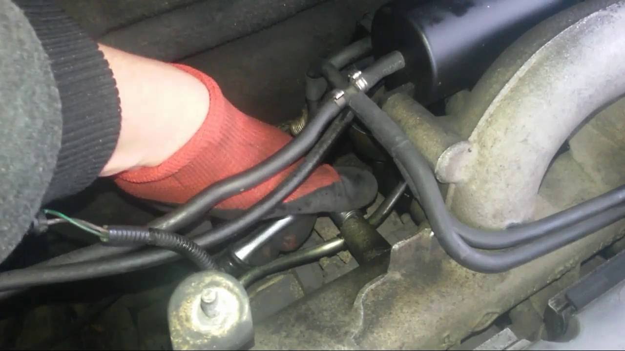 Renault Laguna 2 wyciek na przewodzie olejowym turbiny.