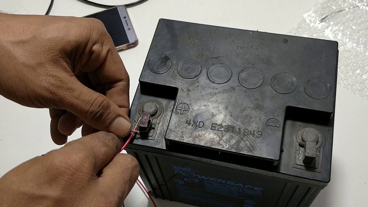 How to charge phone using car charger and battery