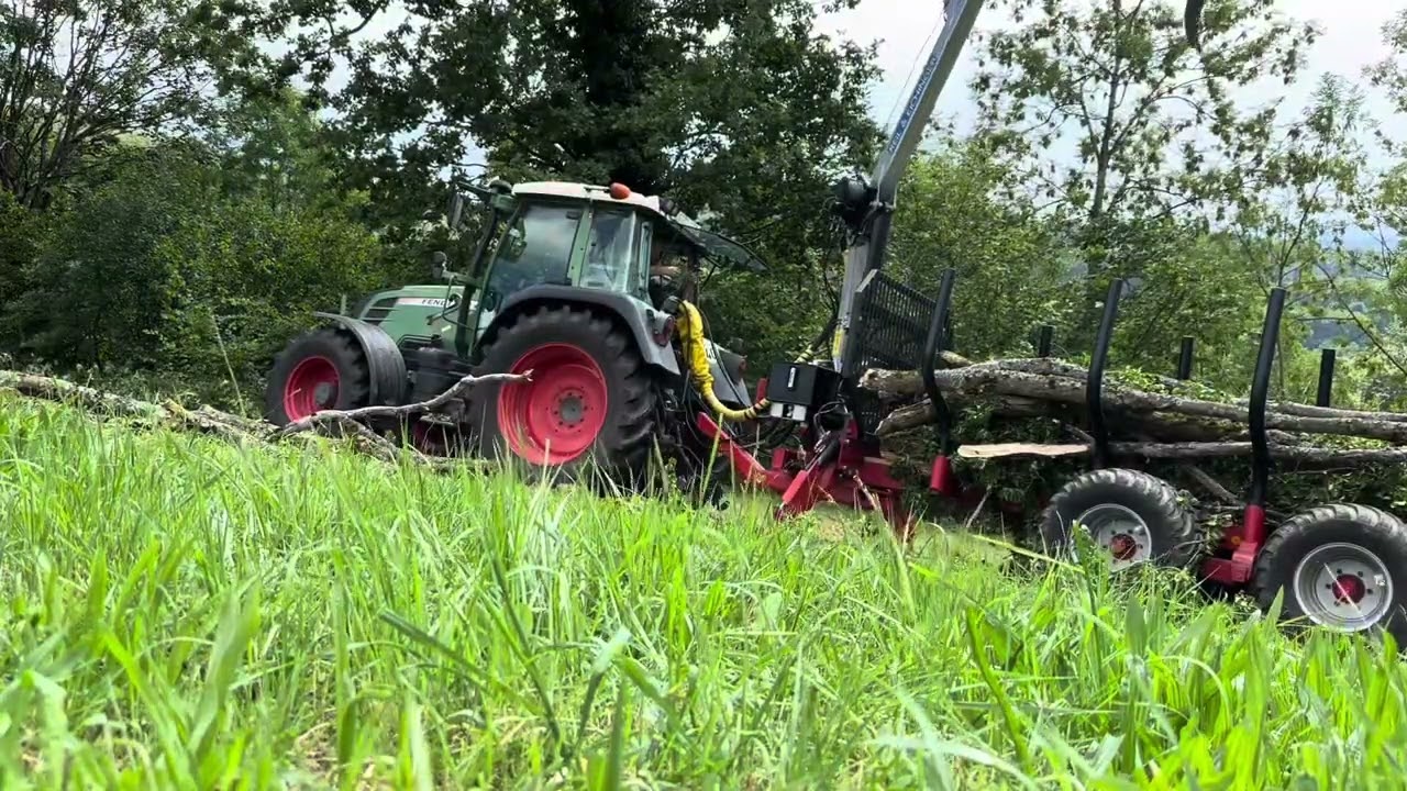 Holztransport mit Fendt Vario und Rückewagen