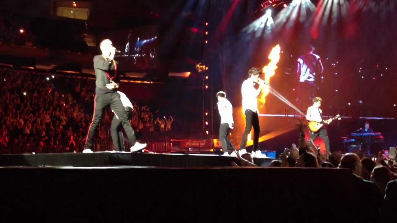 Teenage Dirtbag - One Direction @ Madison Square Garden - 12/3/12