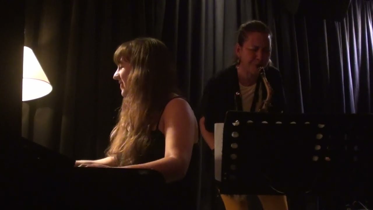 Coco Blues - Yamile Burich + Ornella Conteras