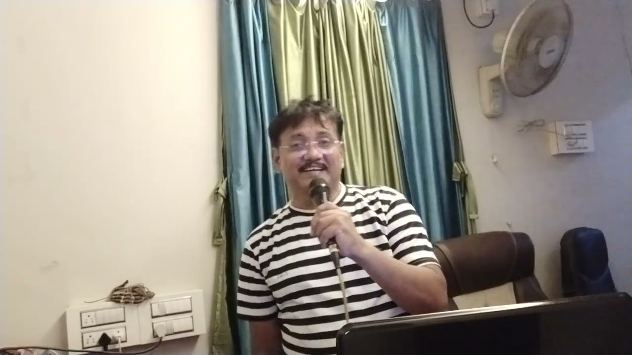 गीत..हृदयी वसंत फुलताना प्रेमास रंग यावे.चित्रपट अशी ही बनवाबनवी (1988)