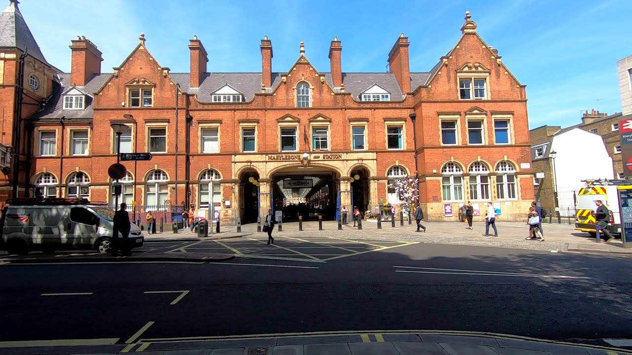 A Walk Around Marylebone Train Station in London