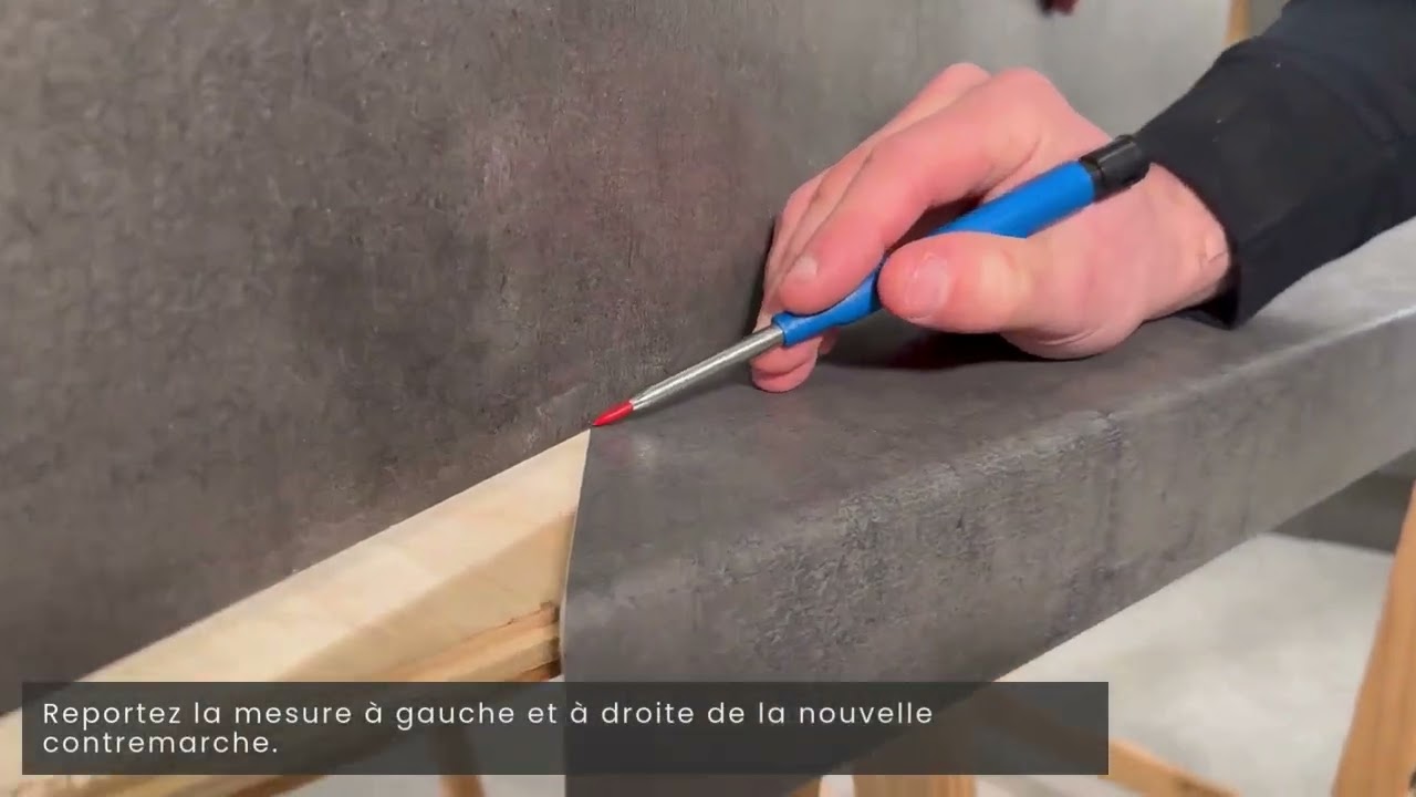 Comment mesurer, d&eacute;couper et coller une contremarche tournante - Tuto complet