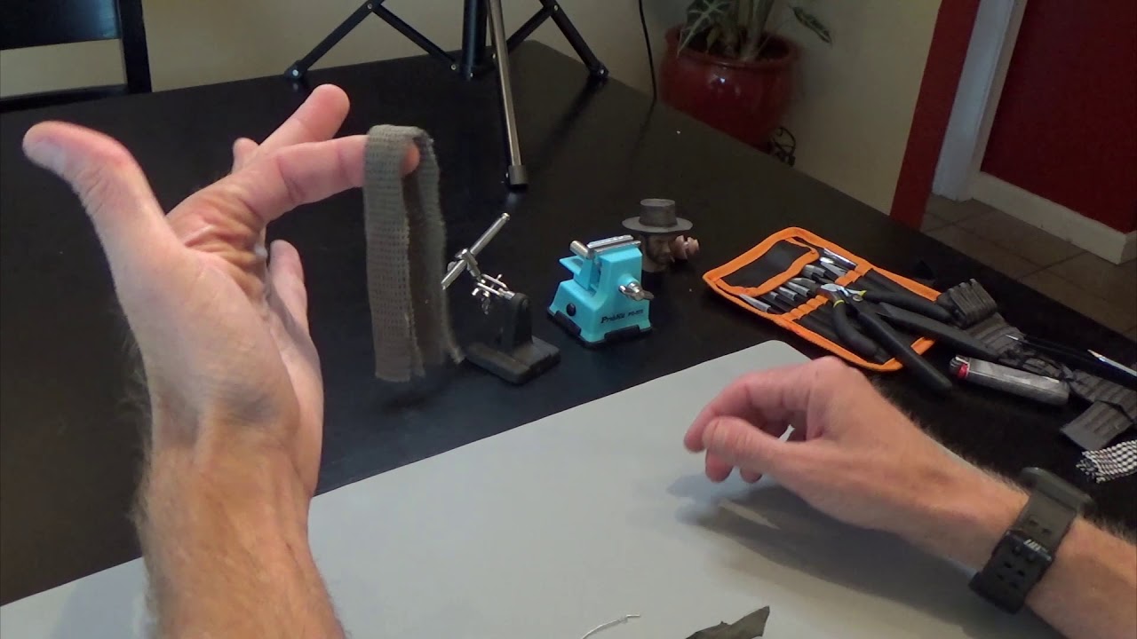 Tip of the Week -  How To Shape Scarves on 1/6 Scale Action Figures