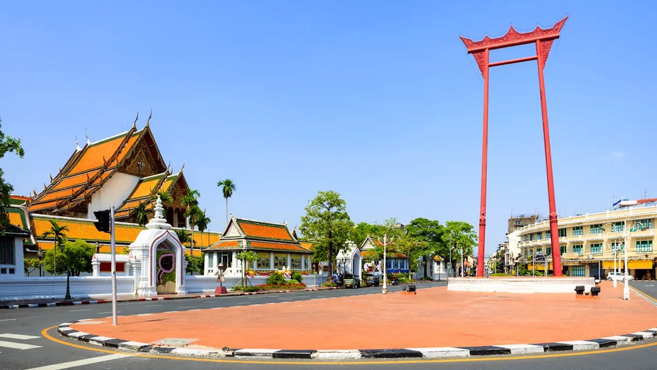 The Giant Swing, Bangkok, Thailand (2025) (4K) Sao Ching Cha - Tourist attraction in Bangkok
