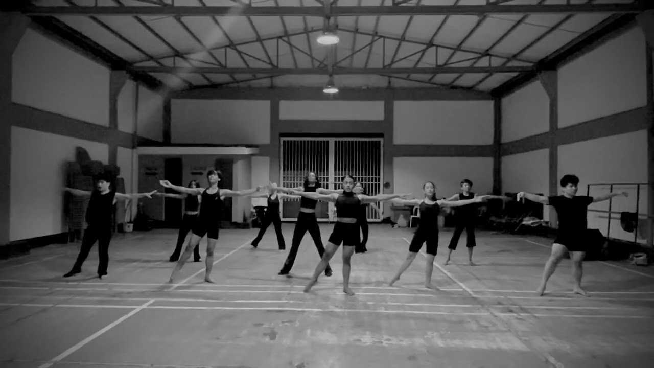 Istorya- Regine Velasquez and The Juans (Contemporary Dance)