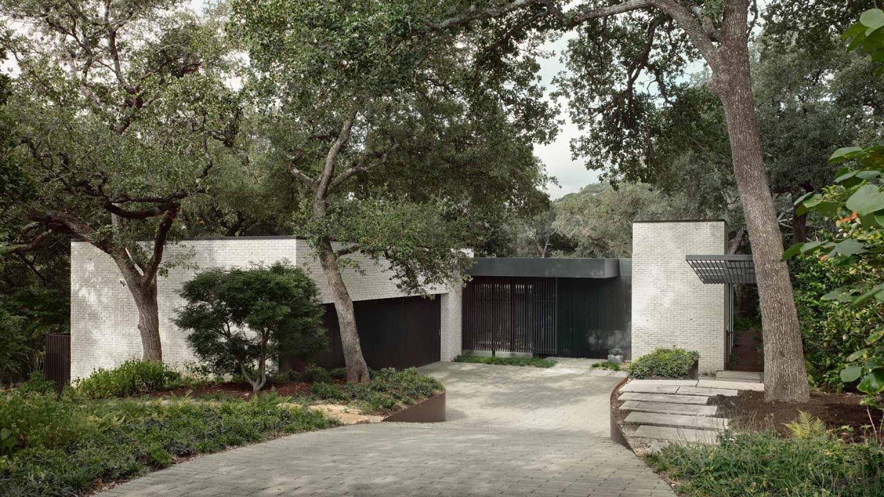 Westview Residence by Alterstudio Architects