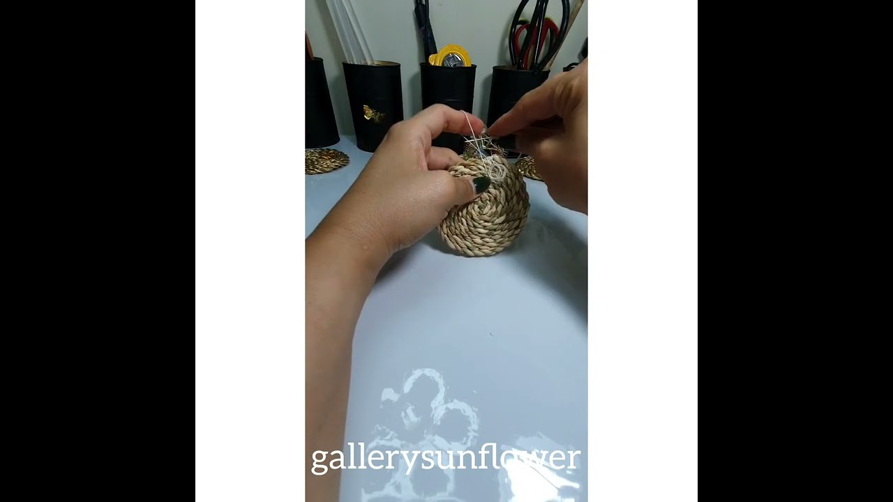 look how I made Coaster with wicker                             ساخت زیر لیوانی با حصیر #wicker