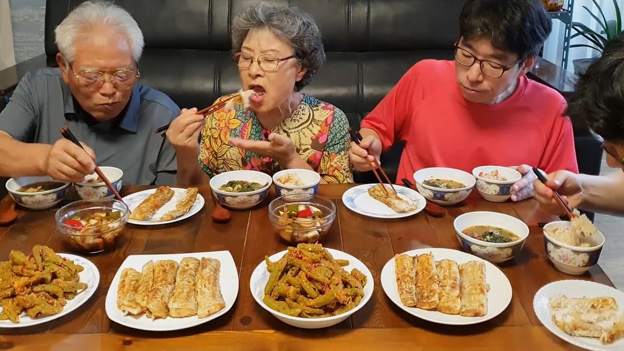 Корейская деревенская еда! (Мисо-суп из листьев тыквы, хвост на гриле, красный перец на пару) Рецепт