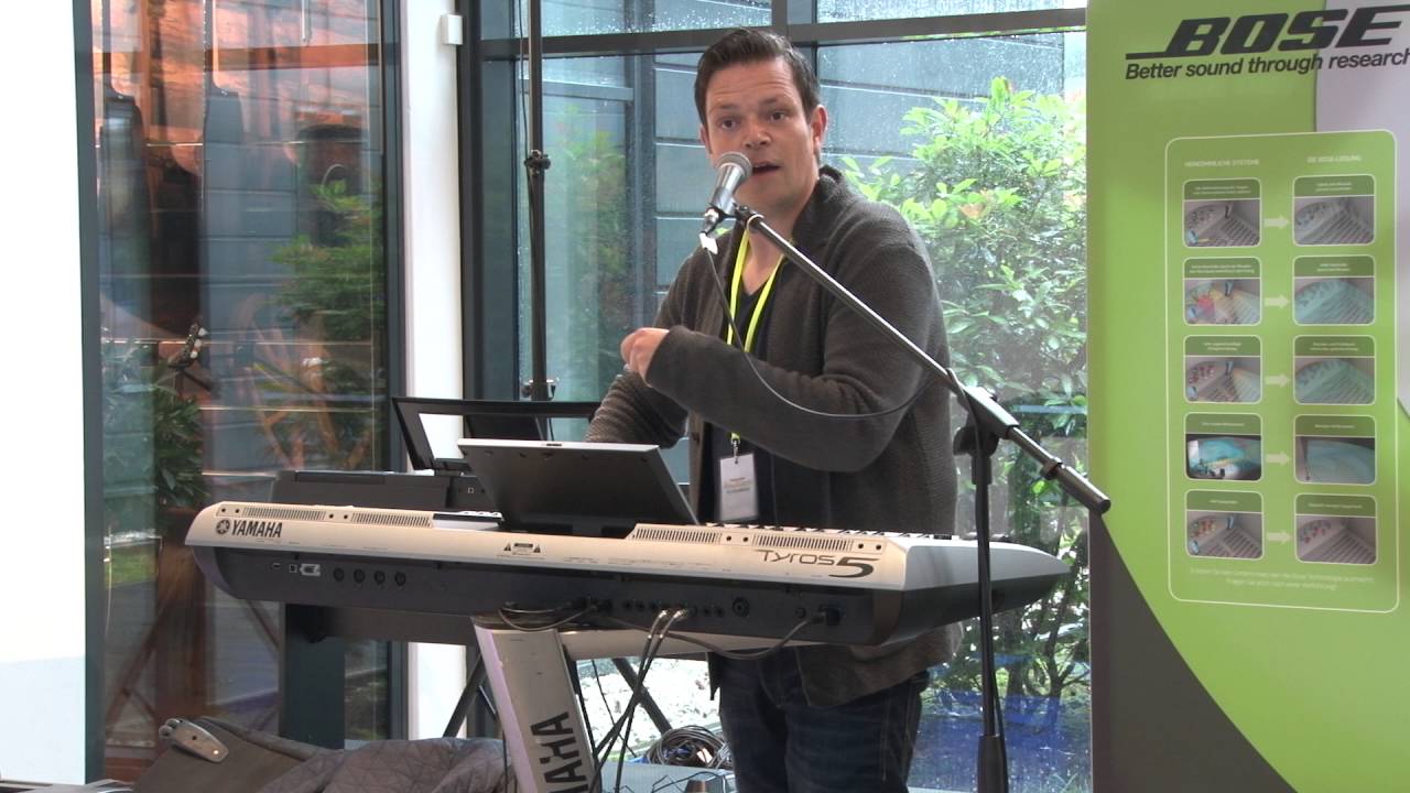 YAMAHA Tyros 5 Entertainer Pack Live Demo // MUSIC STORE Hausmesse