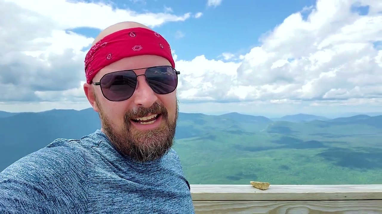 A beautiful day hike to Mt Carrigain in the White Mountains of New Hampshire 07/08/2022