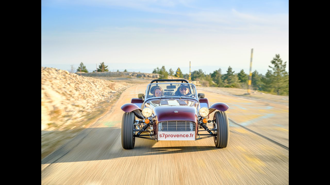 Ascension du Mont Ventoux en Caterham Super Seven 1600 (360°)