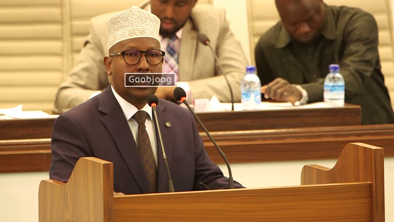 Xildhibaan Fiqi ''dayn Somalia laga cafinayo majirto ee dayntii ayaa loo diiwaan galinayaa ''