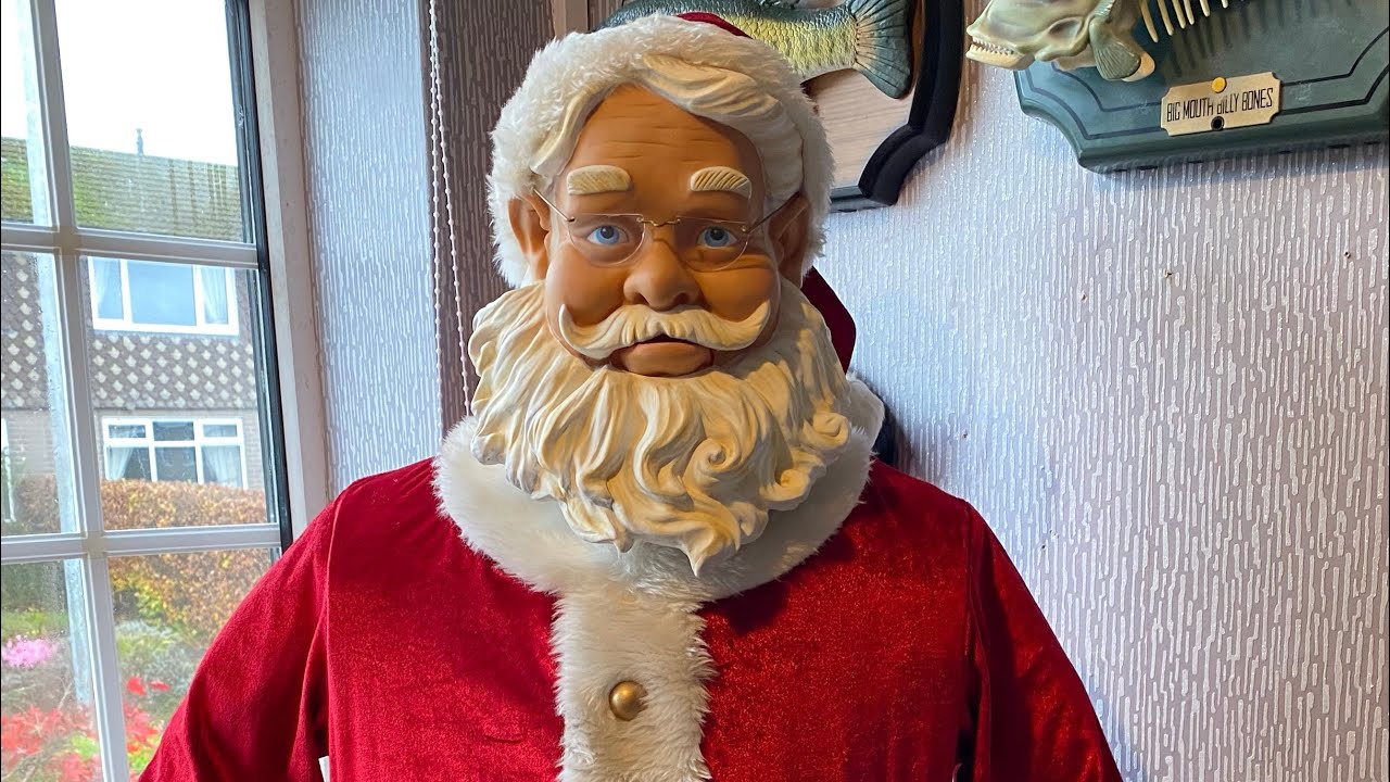 Gemmy 2004 Life Size 5ft Singing and Dancing Santa