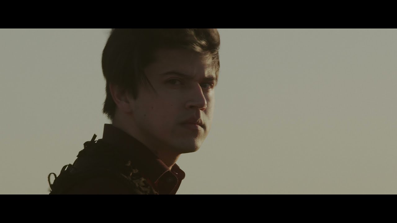 Calio ft. Josh Vida - Walk Away (Official Music Video)
