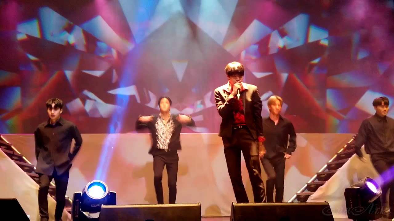 07 - 20181114 VIXX LR concert tour in Moscow - Beautiful night
