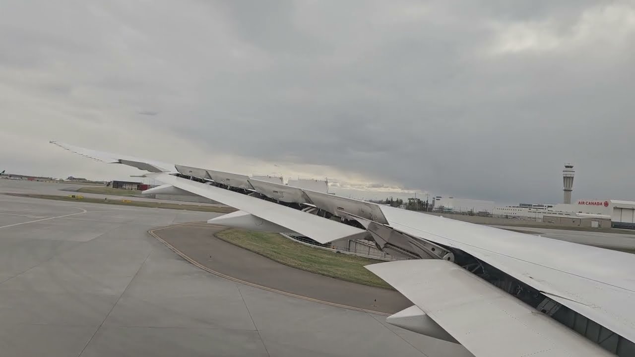 WestJet 787-9 (C-GURP) Takeoff from Calgary