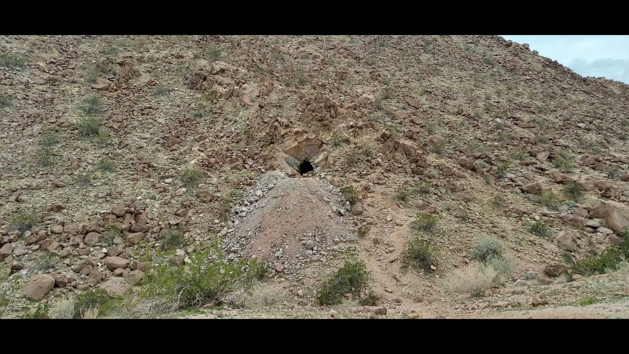 Anza Borrego North pt2 - Badlands to the Felipe wash cave then to the Palms 5&17 & Pumpkin Patch