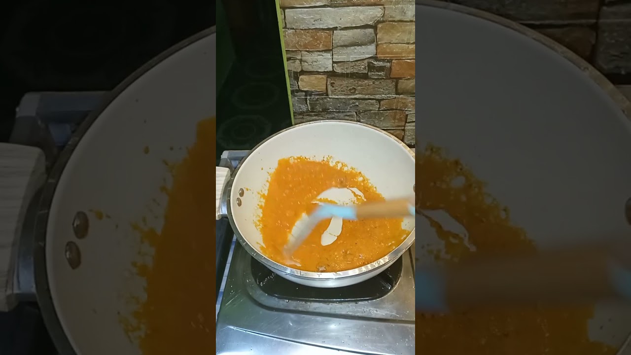 Ayam Kuah Kuning Dan Tempe Goreng