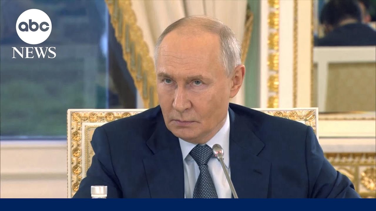 Несколько республиканцев проголосовали вместе с демократами за принятие пакета мер по оказанию по...