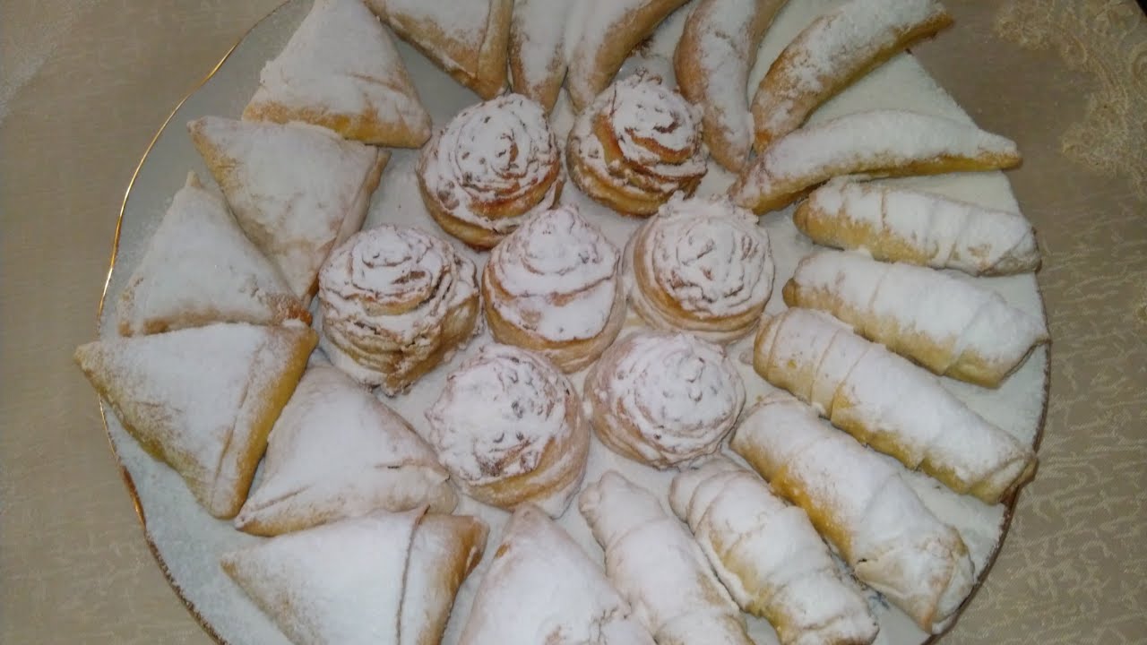 Dadlı şirniyyatlar.Roza,banan,siqaret, limonçik.#food #dadlı 