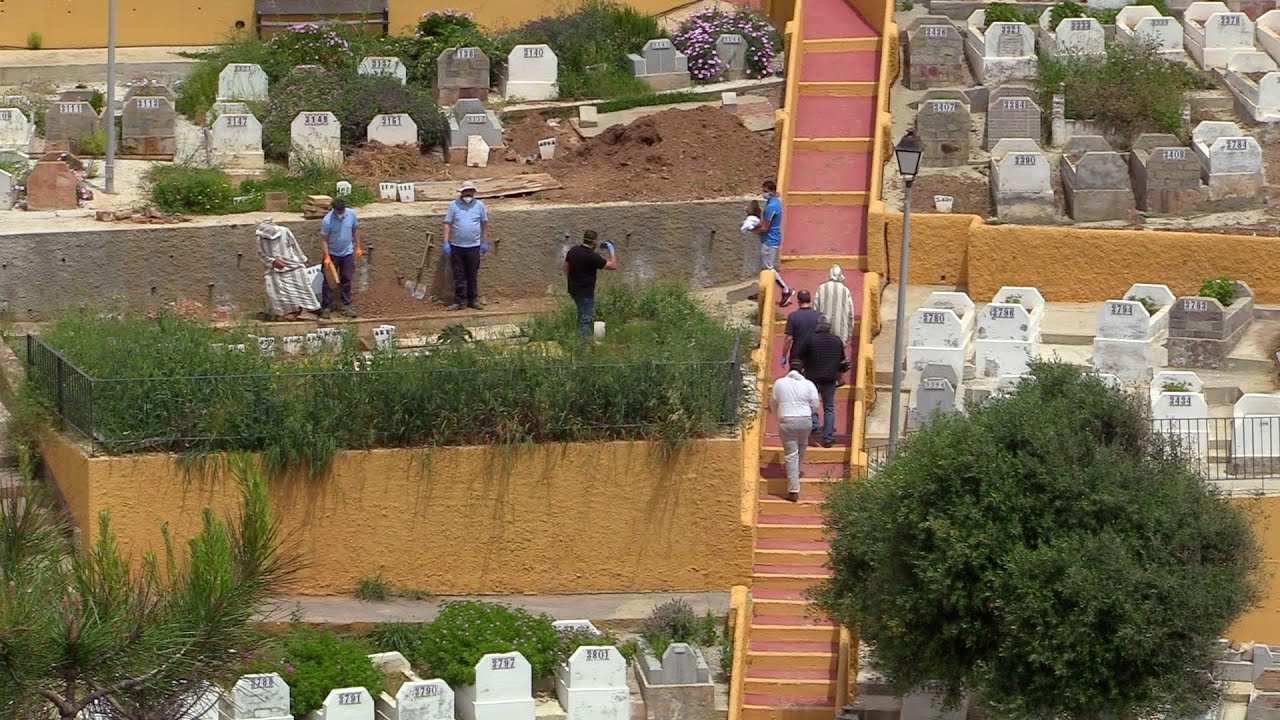El pequeño Ismail descansa en el cementerio de Sidi Embarek