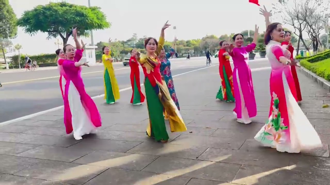 Lối về xóm nhỏ 