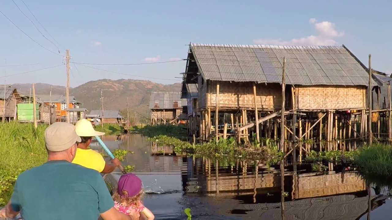 Village de Maing Thauk. Lac Inl&eacute;.