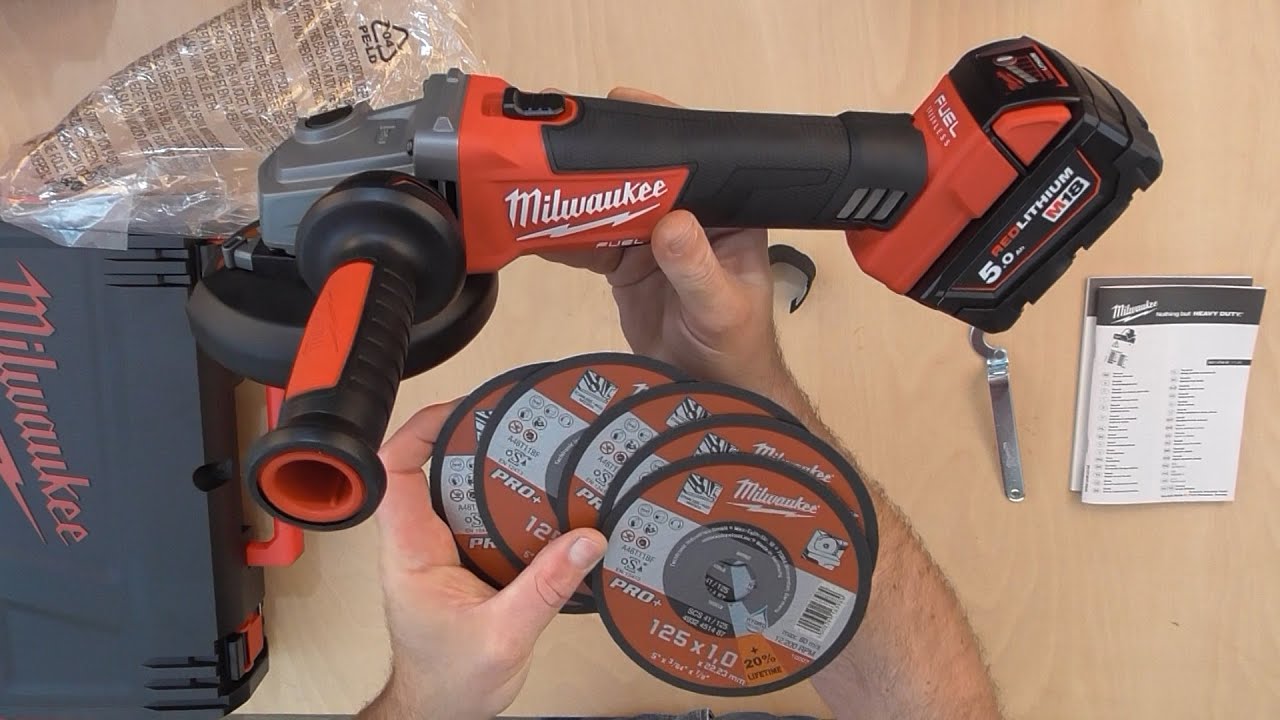 Unboxing and Installing cutting disc on MILWAUKEE Cordless angle Grinder M18 CAG125X-0X