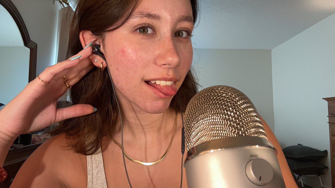 ASMR | Mouth Sounds, Ring Sounds, & Hand Movements 👄💍🤚