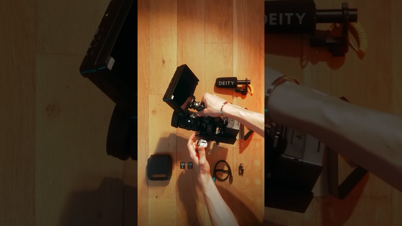 Run & gun camera setup shared by @chvrlesch #lumixs5ii #feelworldf5prox #cameraman