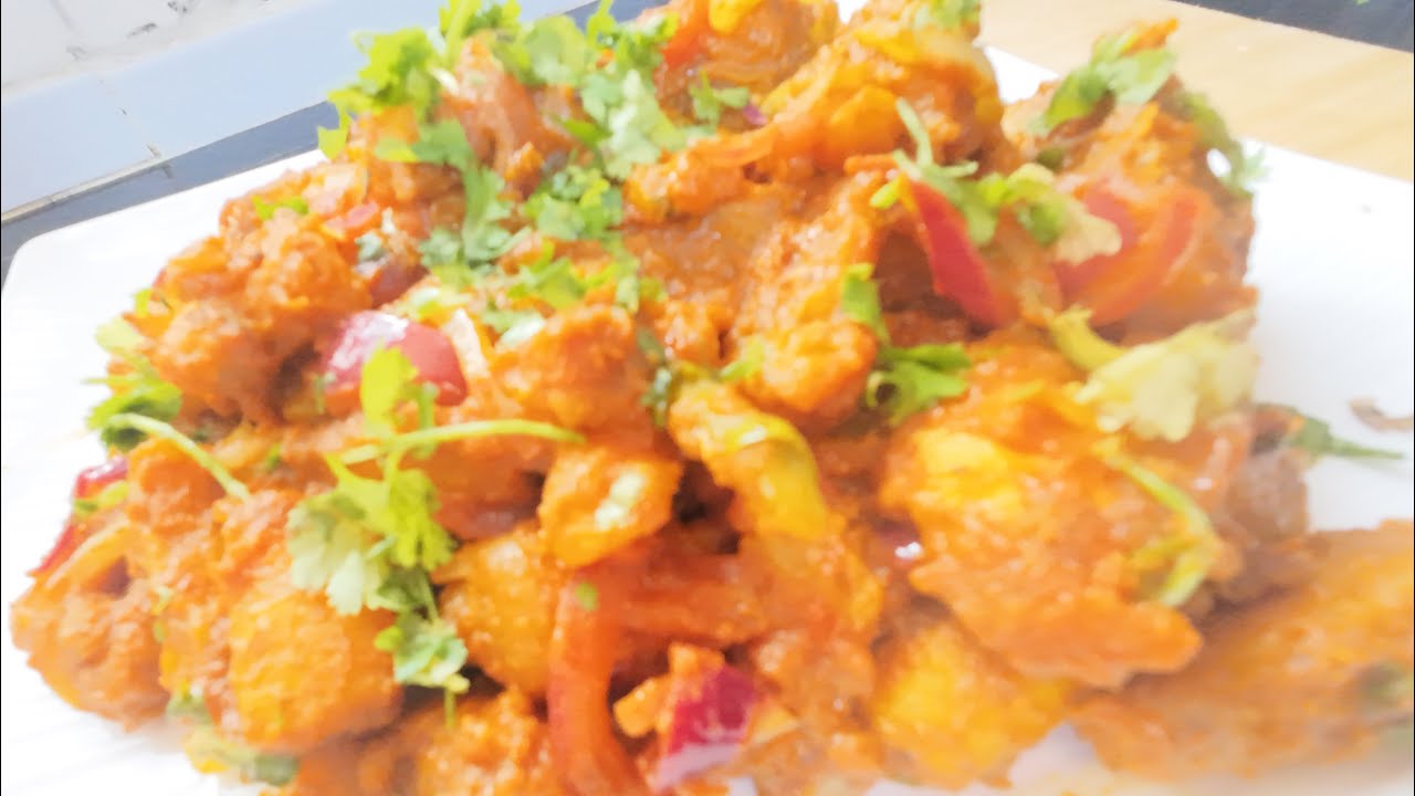 sida mooska cagaaran loo gasameeyo chips masala leh -- how to make chips masala from green bananas