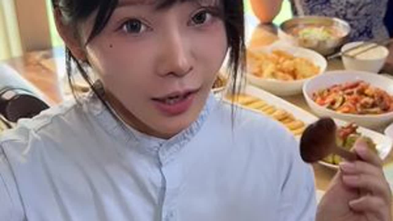 韩国婆婆做饭给我吃 今天有软糯蹄筋牛肉汤 #立白大师香氛洗衣液 #韩国家庭 #韩国美食#抖音商城超级品牌日