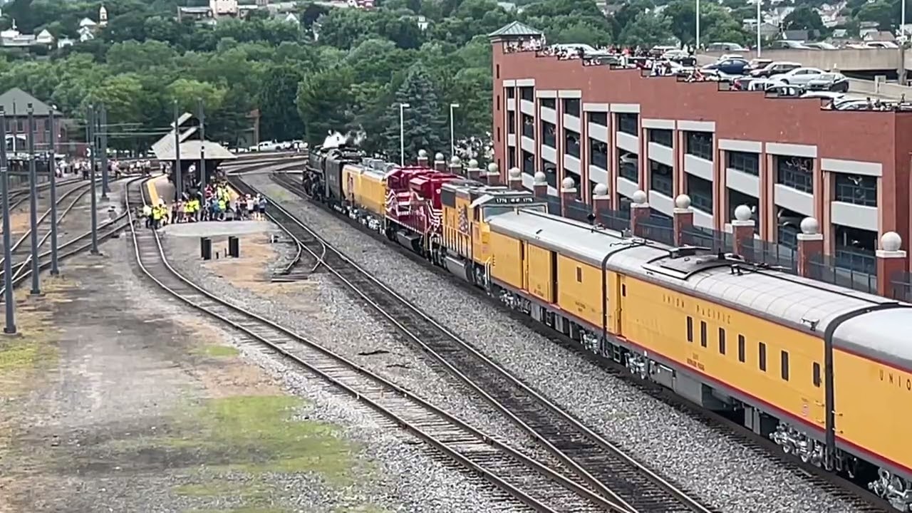 UP 4014 backing its train down the Steamtown mainline 