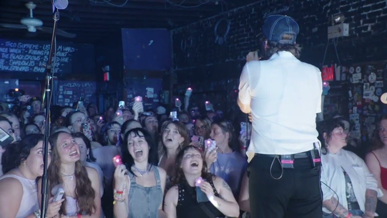 The Wldlfe - Heaven Is a Place (Live At The End)