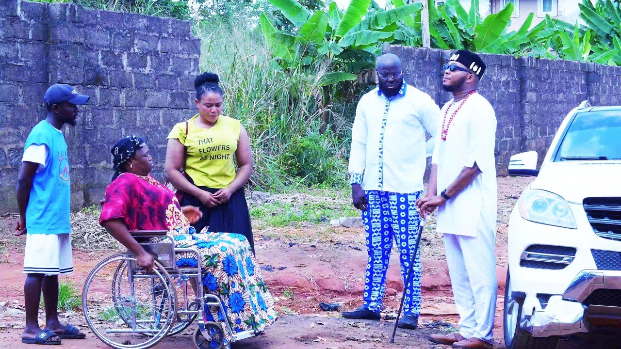 D Prince Met A Helpless Lady With Her Crippled Mother N Pretend 2 Be Blind Just 2 Get Her Attention